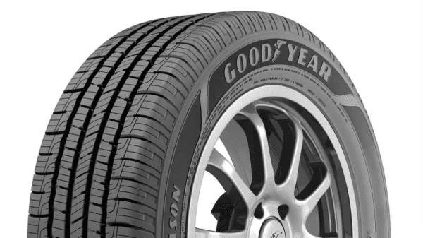 Goodyear Reliant All-Season 235/60R17 102H All-Season Tire - Image 3