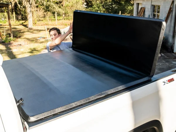 Gator by RealTruck ETX Soft Tri-Fold Tonneau Cover | 59320 | Compatible with 2021-2023 Ford F-150 6' 7 Bed (78.9) - Image 4